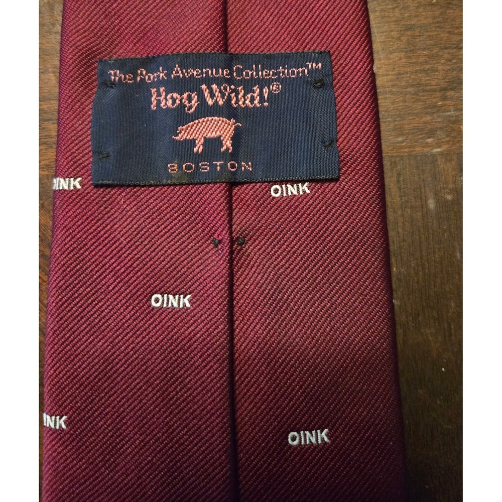 Hog Wild Boston Pork Avenue Collection OINK Pig Silk Tie Burgundy Maroon Novelty - Picture 6 of 6